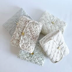 Cam Cam Copenhagen Changing Mat, Quilted - OCS Classic Stripes Camel 301-P88-000-WW -Babywelt Verkauf Cam Cam Copenhagen Classic Stripes Verschoningsmatje Blue 1 a897