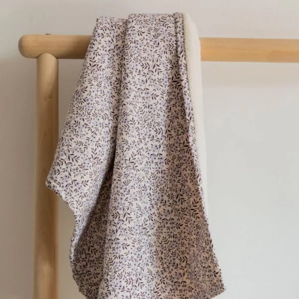 Mies & Co Vintage Flower Bettdecke 110 X 140 Cm Lila 3 Mies & Co Vintage Flower Bettdecke 110 X 140 Cm Lila – Bild 3