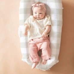 DockATot Deluxe+ Cover Narural Plaid 7 DockATot Deluxe+ Cover Narural Plaid -Babywelt Verkauf dockatot deluxe cover natural plaid 2 1 f390