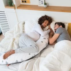 Doomoo Buddy Bär Stillkissen Grau -Babywelt Verkauf doomoo buddy bear voedingskussen grey 4 733e