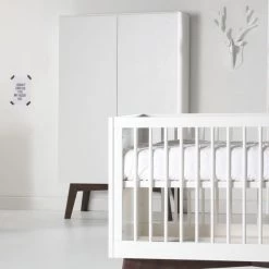 Kidsmill Sixties Kleiderschrank 2-türig Mattweiß / Walnuss -Babywelt Verkauf kast 1 3 ab91